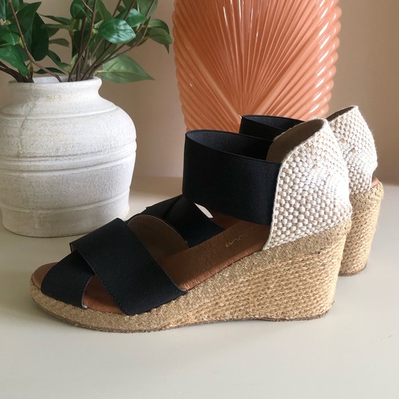 Andre Assous Espadrille Wedge Sandal Black Stretch Straps Leather Spain Size 7 - Picture 9 of 16